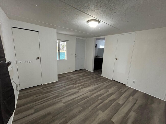 Photo - 11942 N Branch Rd Unidad C