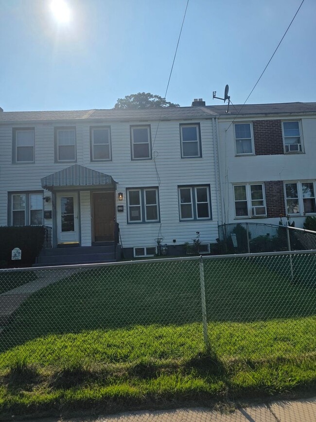 Building Photo - ELSMERE GARDENS Rental