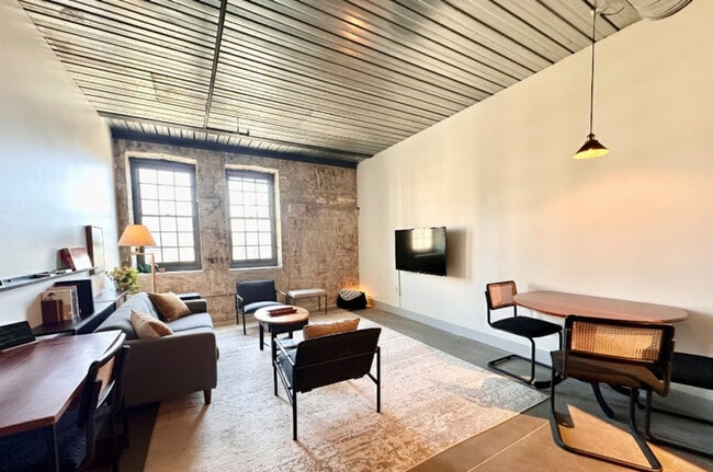 Photo - 1009 W Juneau Ave Unidad ID1378998P