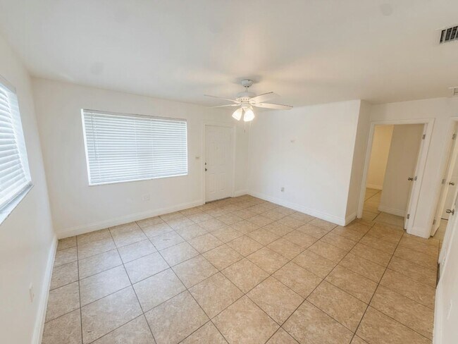 Photo - Ventura Blvd FTL 2633-2635 Unit Ventura Blvd FTL 2633