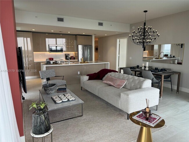 Photo - 2000 Metropica Wy Unit 903