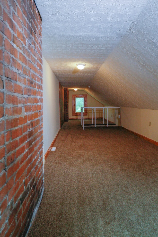136 E Tompkins St