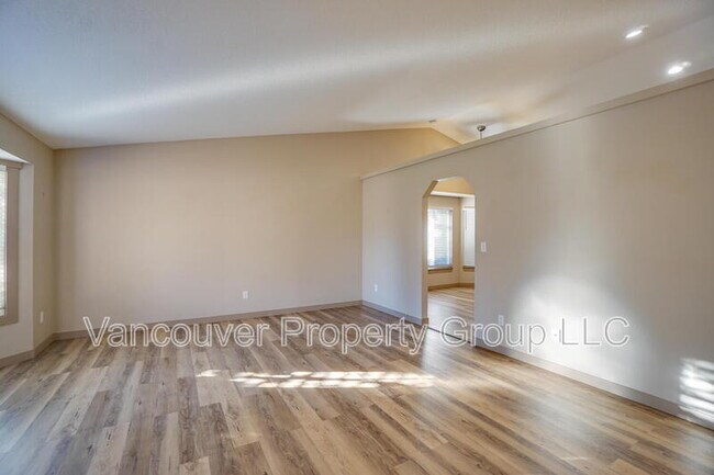 Photo - 1906 NE 151st Cir