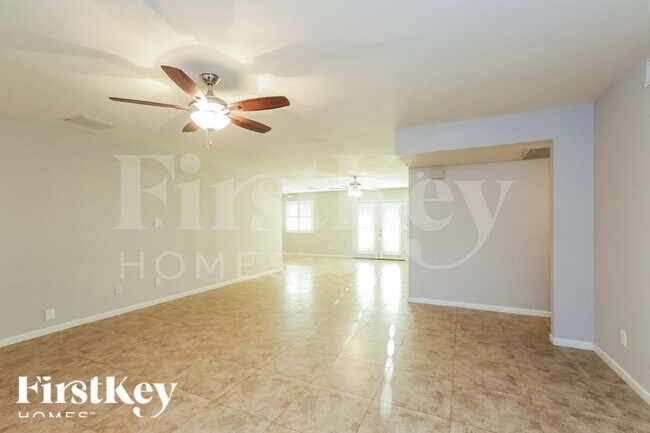5106 S Fairfield Dr