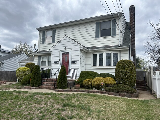 Photo - 313 3rd Ave Apartments Unit 2