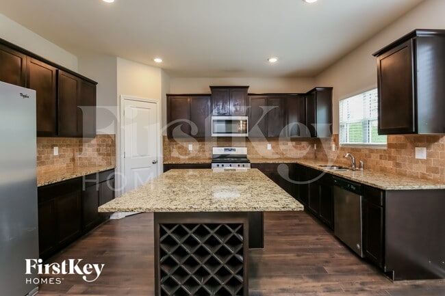 Photo - 917 Harmonyview Dr