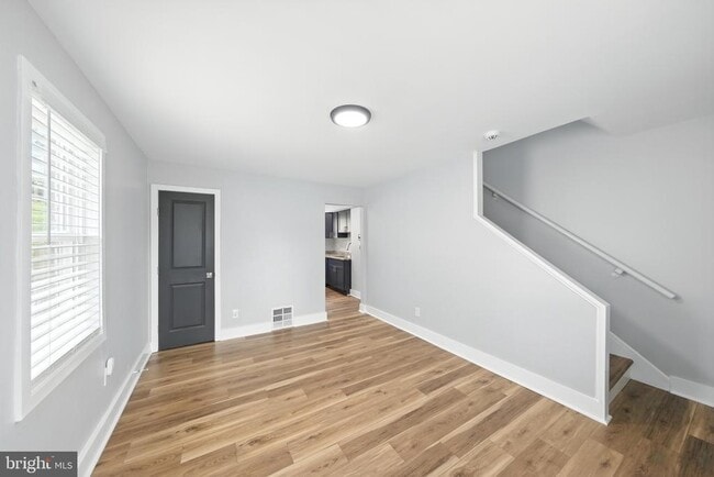 Photo - 5083 Just St NE