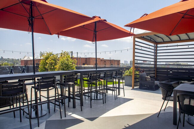Broadstone Los Feliz apartments — community photo