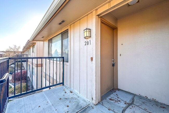 Photo - Avalon Court Apartments