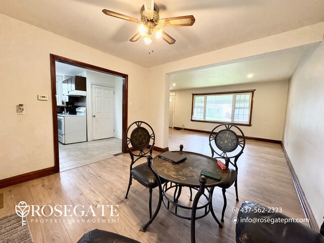 Photo - Charming 3-Bedroom Detached Home with Garage & Backyard – Niagara Falls