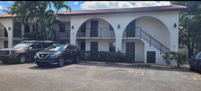 Photo - 11676 NW 45th St Condominio Unidad 11676