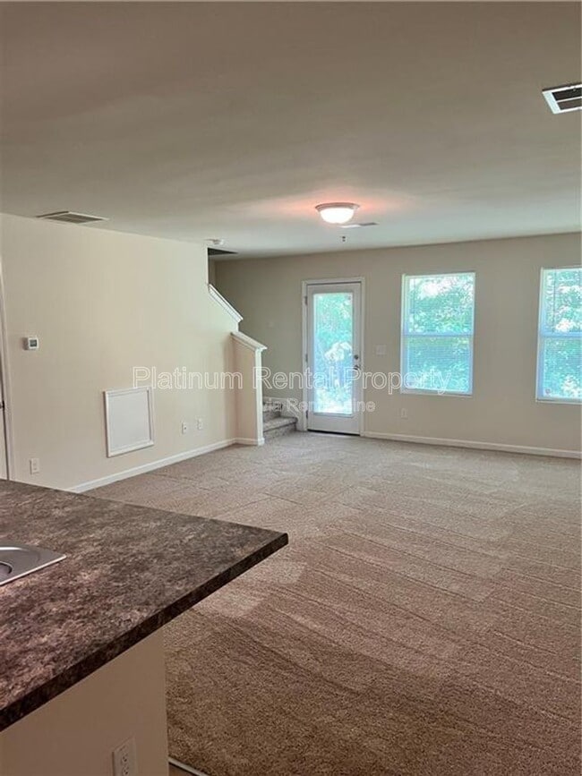 Photo - 2056 Belmont Cir NE