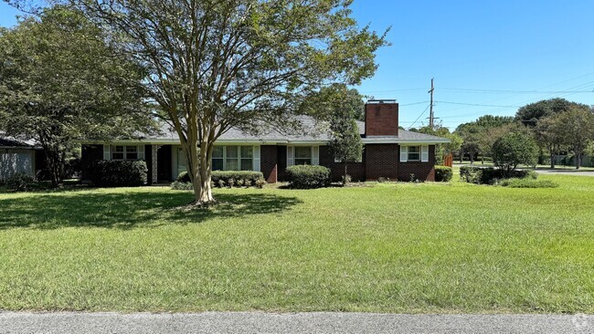 Building Photo - 500 Chickasaw Dr Rental