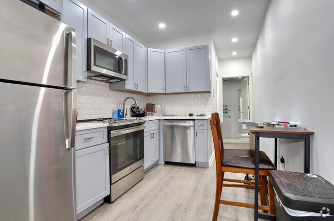 Building Photo - 310 Madison St Unit 1L Rental