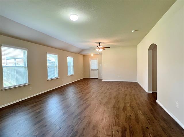Photo - 222 Thoroughbred St