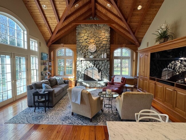 Photo - 13 Fox Hill Ln