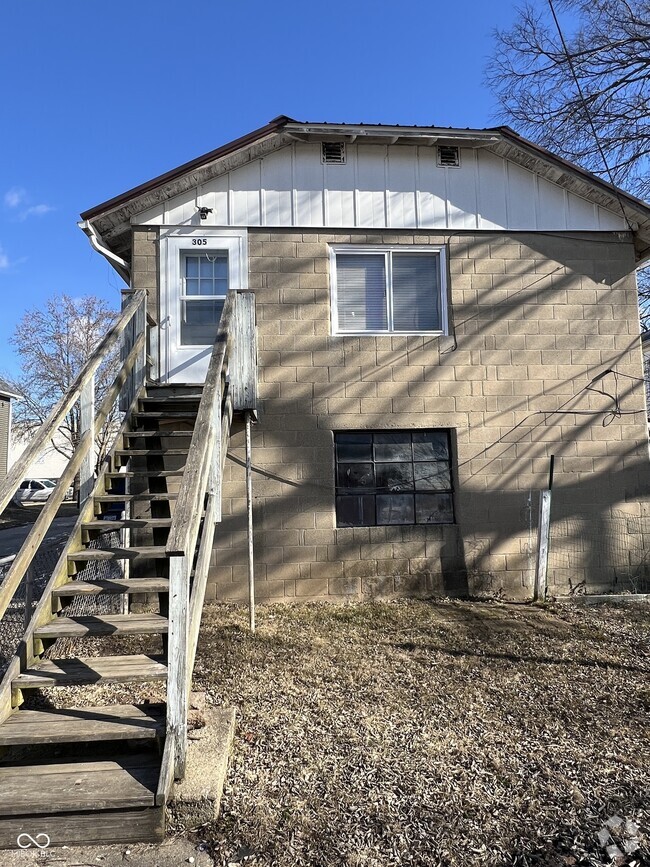 Building Photo - 305 2nd St Rental