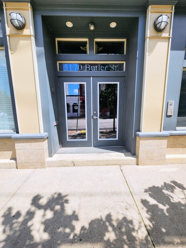 Photo - 5170 Butler St