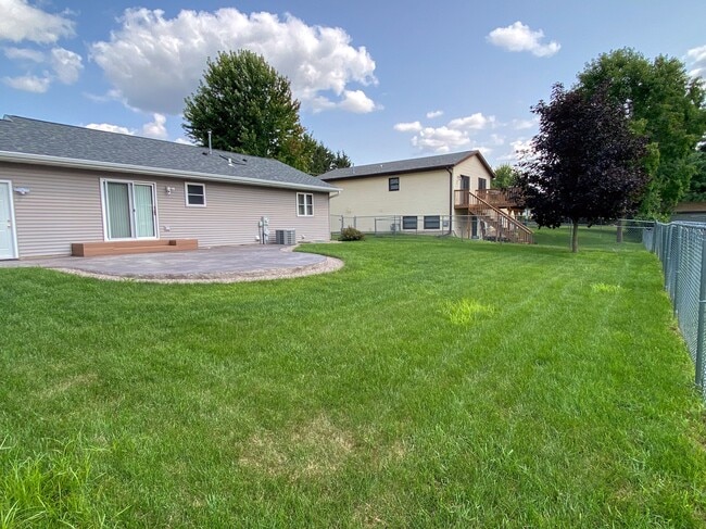 Photo - 1514 Sandlake Rd