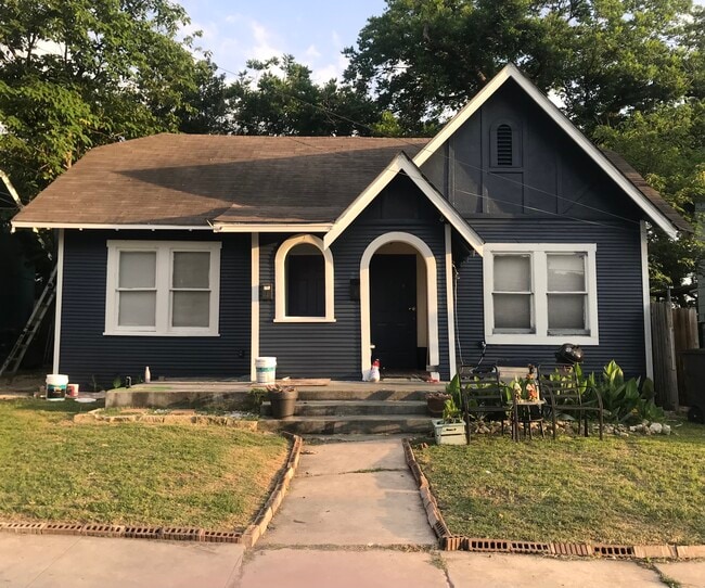 Building Photo - 818 W Lynwood Ave Unit A