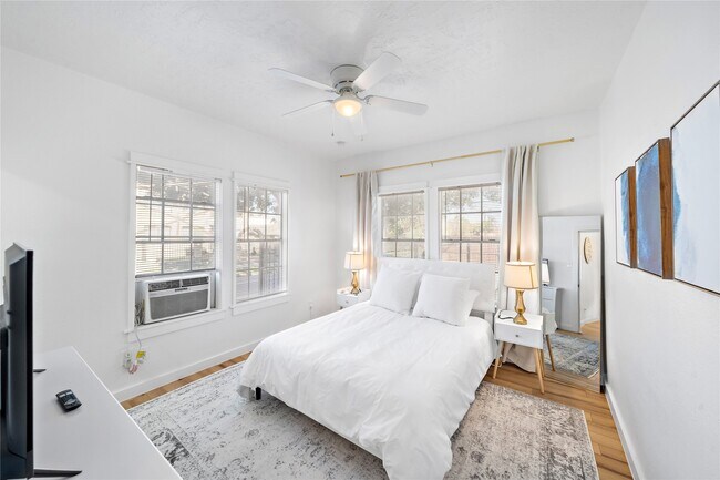 Photo - 3901 Dallas St Unit B