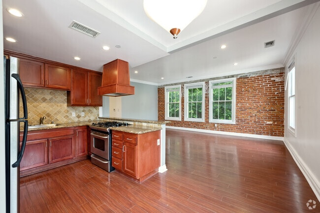 1BR, 1BA -650SF