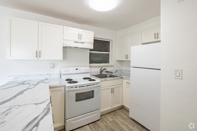 2BR, 1BA - 900SF - Kitchen - West Point Properties