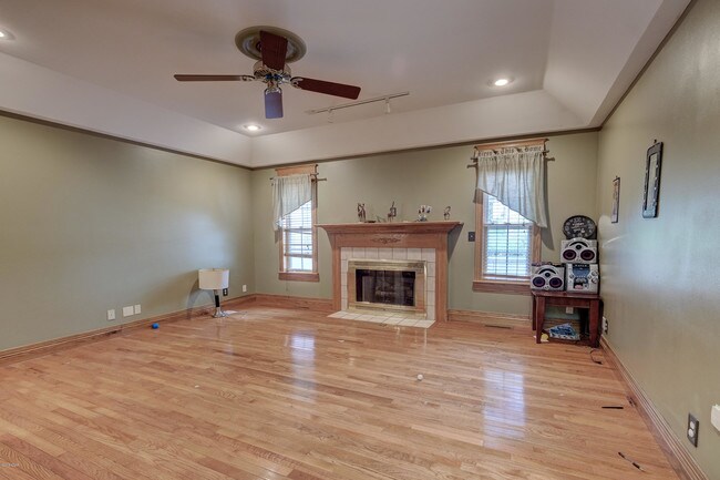 Photo - 2129 Nashville St