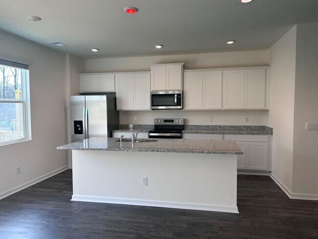 Photo - 1253 Cades Walk