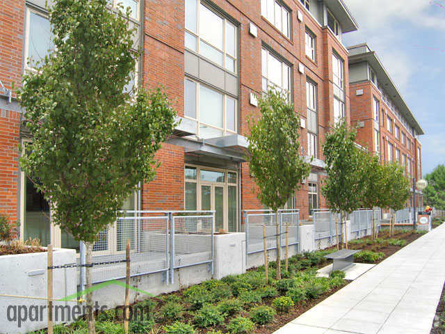 Building - UW Tacoma Court 17 Apartments