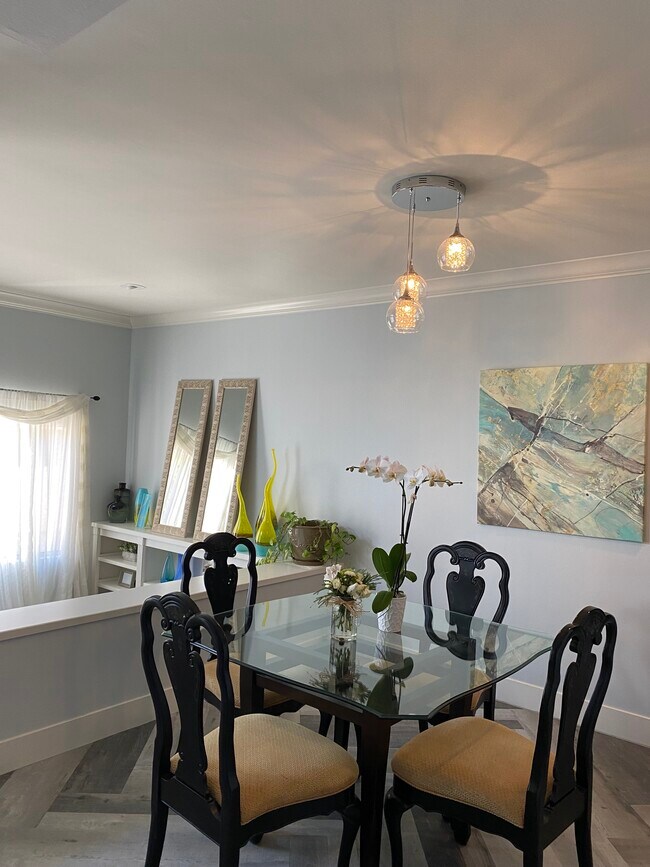 514 S Barrington Ave Unit 110