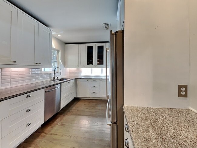 Photo - 8902 Redondo Dr