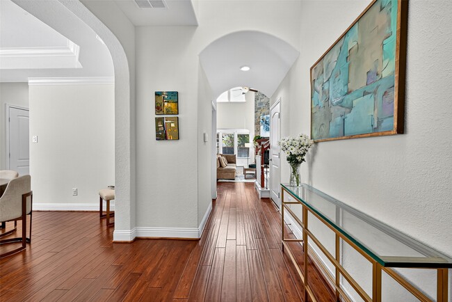 Photo - 122 Lindenberry Cir