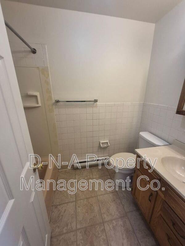 Photo - 404 Woodcliff Ave Unit #1-202