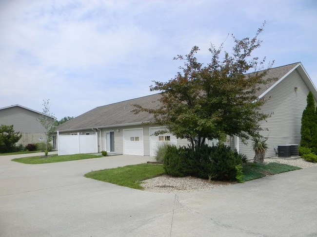 Photo - 102 N Gordon Ln