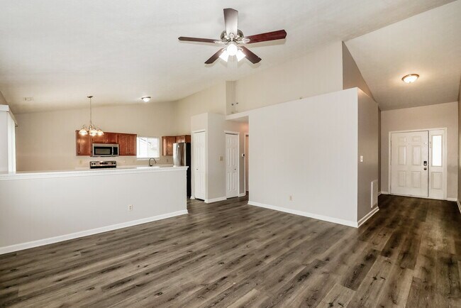 Photo - 10708 Tanbark Dr
