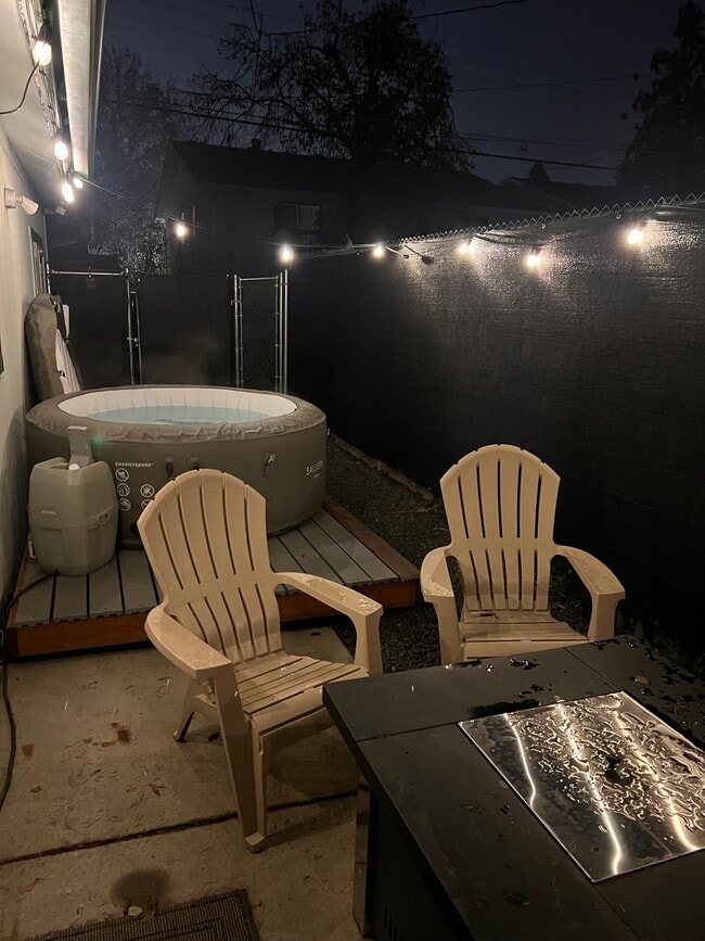 Building Photo - 33 E Lacrosse Ave