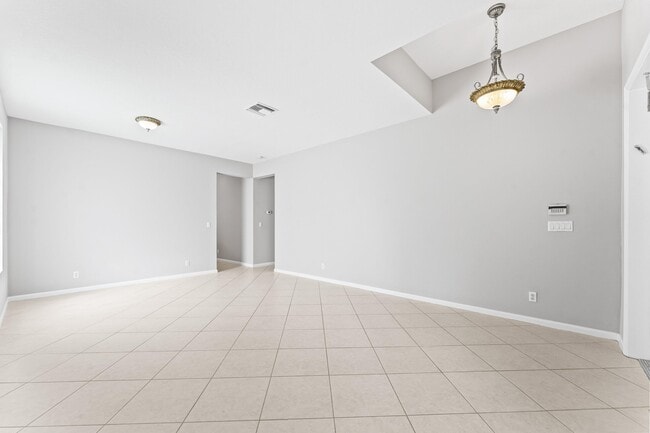 Photo - 443 Belle Grove Ln