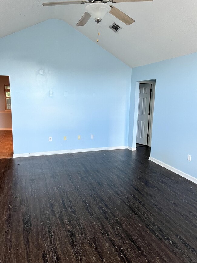 Photo - 206 Antler Trail