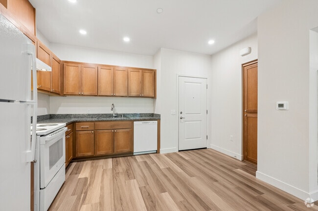 1BR, 1BA - 597SF - Dining Room