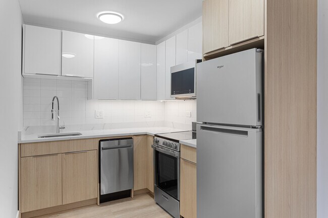 Photo - 6026 N Winthrop Ave