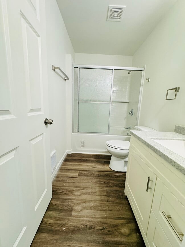 Photo - 700 Mansfield Ct Unidad 700