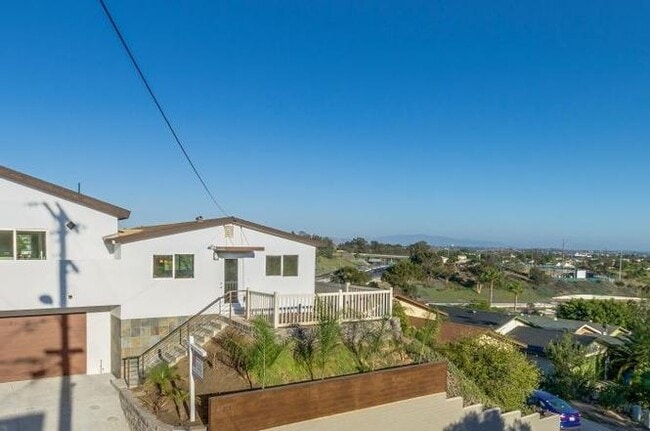 Private on a hill with no other homes looking in - 2491 Haller St Casa Unidad 2491 Haller St