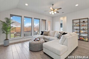 Photo - 149 Red Oak