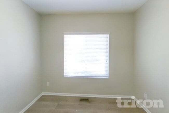 Photo - 6550 Phantom Way