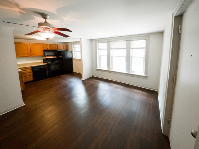 Photo - Utomin Apartments