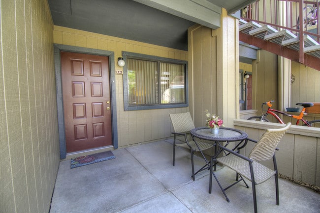 2 Bed 2 Bath Patio