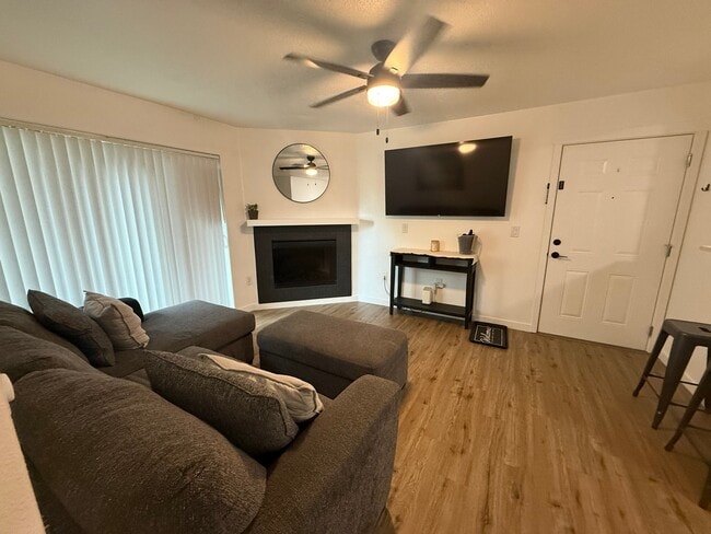 Photo - 770 NW 185th Ave