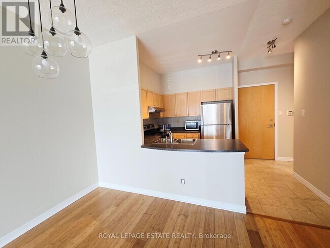 Photo - 600 Queens Quay W Unit 632