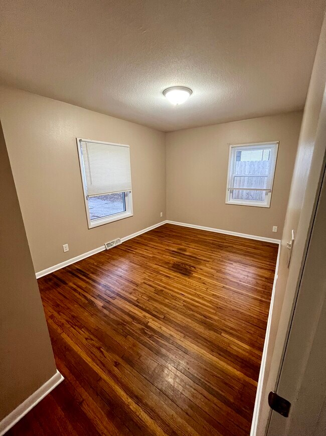 Photo - 3107 59th St